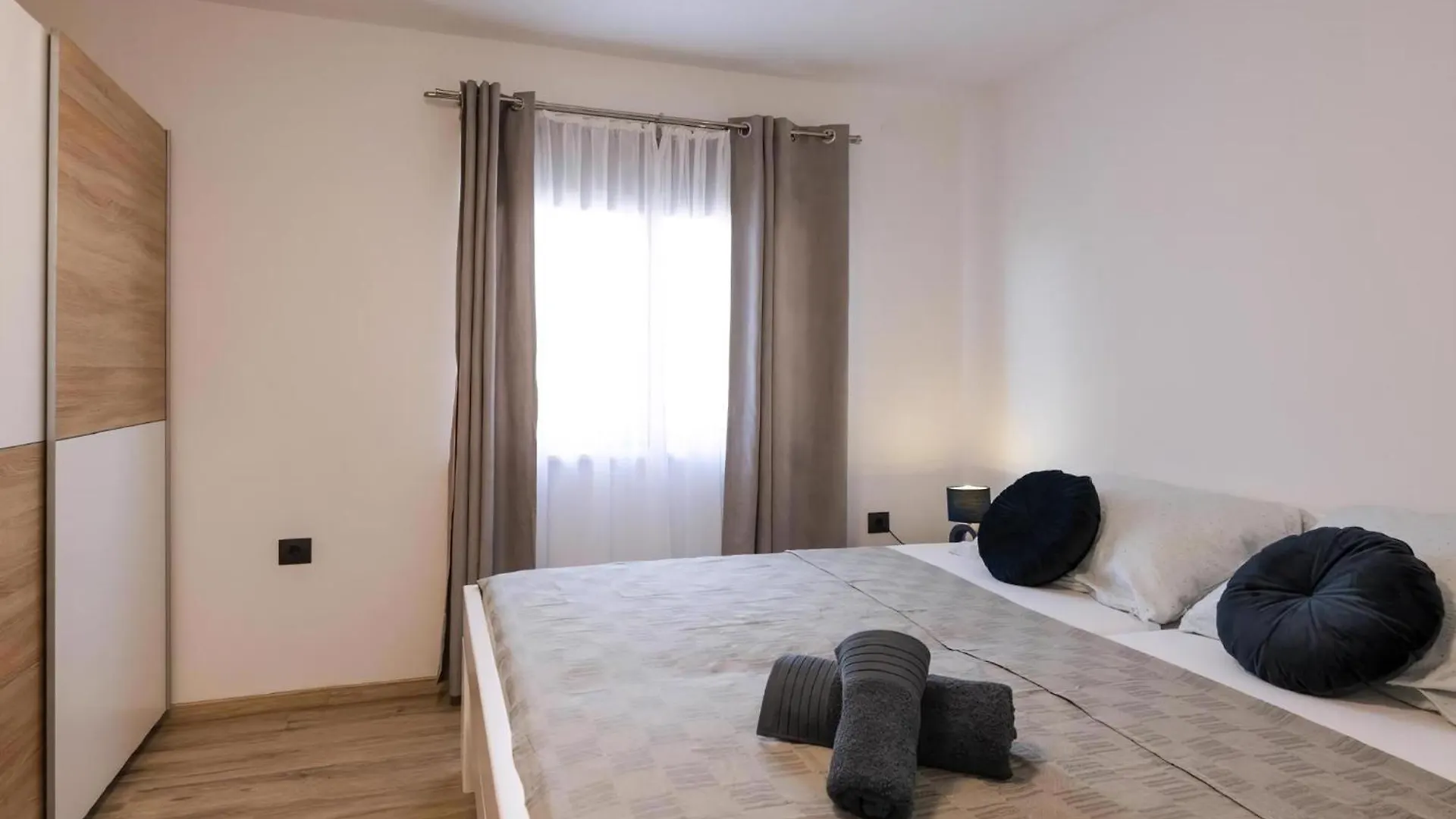 Apartments Lovric Apt 2 Pula